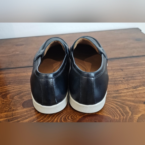 Men's Blue Leather Slip-On Loafers/Shoes W/White Sole Size 10, 11, 12, & 13 NWOB - Picture 4 of 8